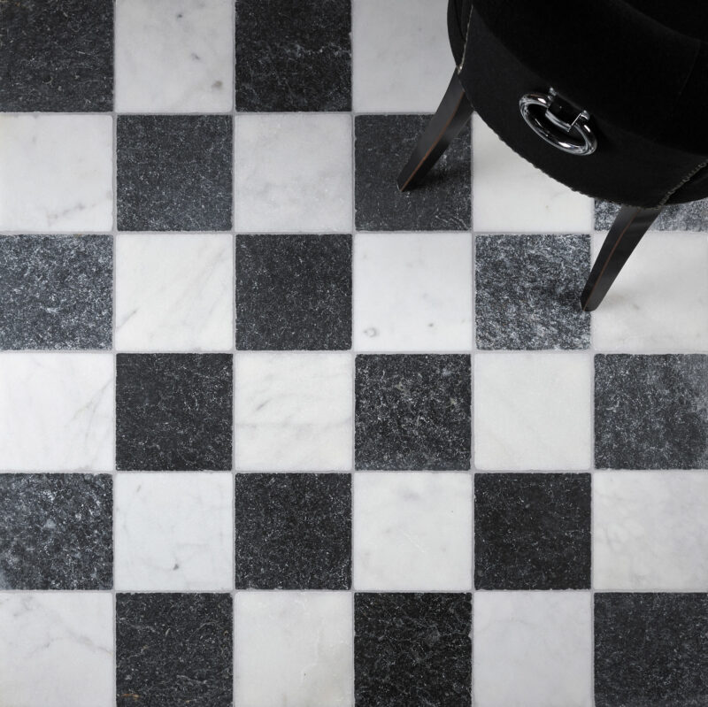 CAP KENMarb2020Tumbl 2 Kendal marble tumbled chequerboard black white traditional dark matt rustic Bath London hallway