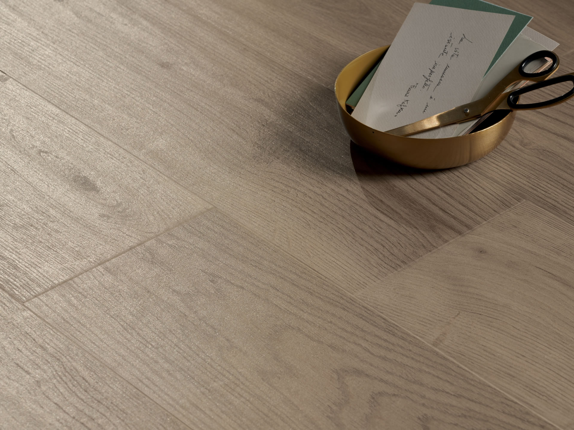 MRC Elsroyalfume 1 Elisir Royal fume porcelain wood look plank natural traditional living floor