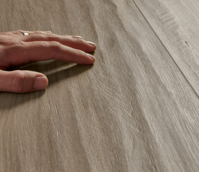 MRC Elsroyalfume 2 Elisir Royal fume porcelain wood look plank natural traditional grey floor